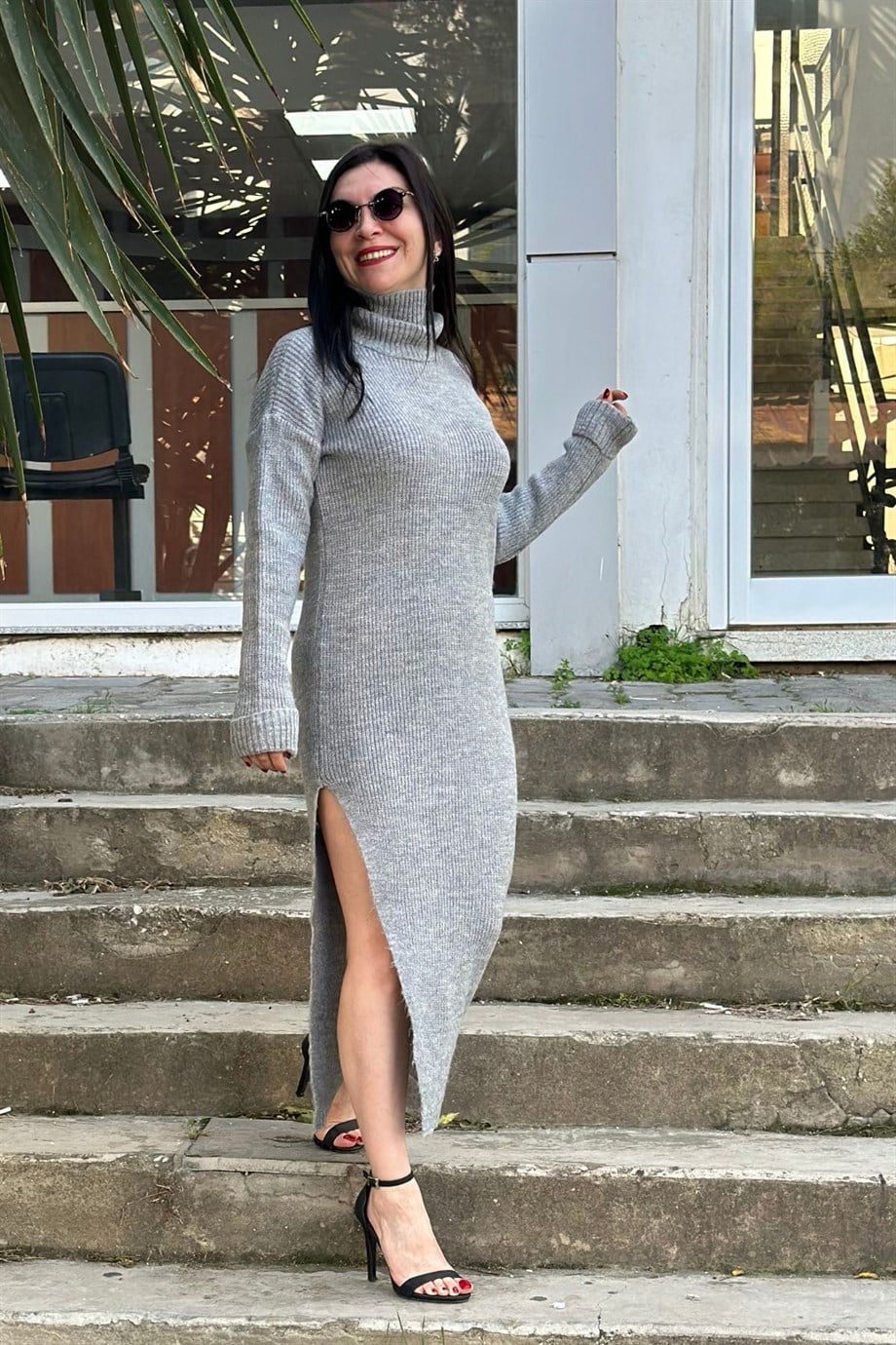 Boğazlı Pamuklu Yırtmaç Detaylı Uzun Triko Elbise Gri