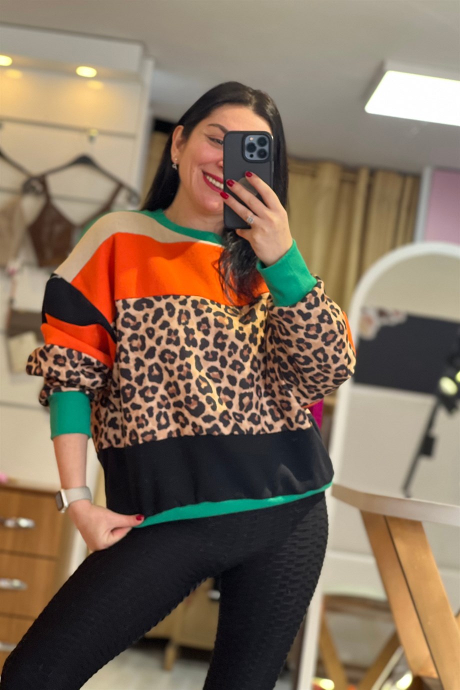 Yeşil Bisiklet Yaka Renkli Leopar Desenli Şordunlu 3 İplik Sweatshirt