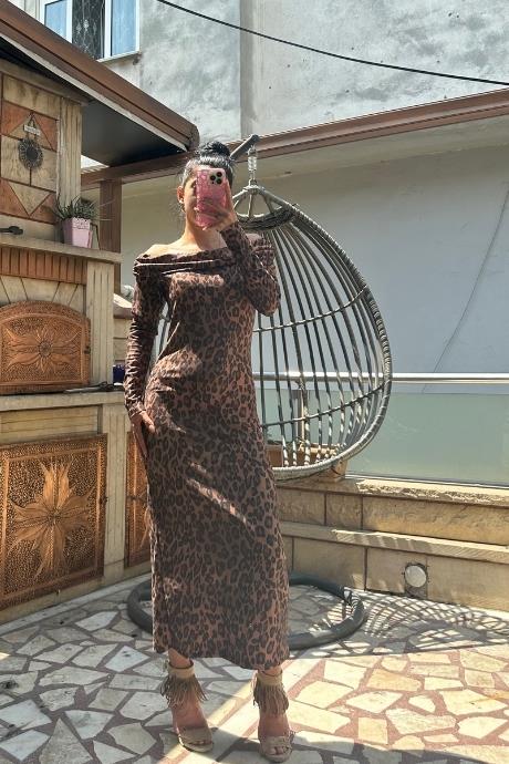 Kayık Yaka Kaşkorse Leoparlı Elbise