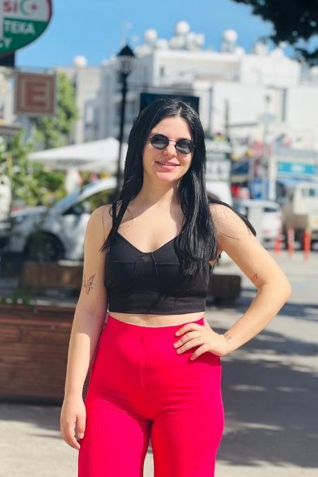 İnce Askılı Dikiş detaylı Crop Bluz