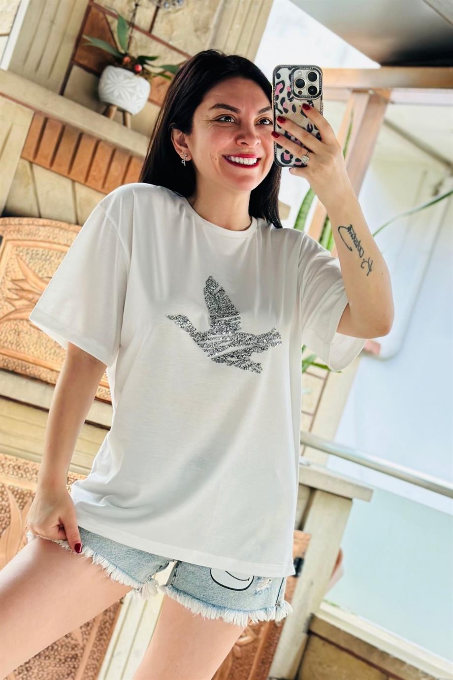 Bisiklet Yaka Pullu Kuş İşlemeli Tshirt GRİ