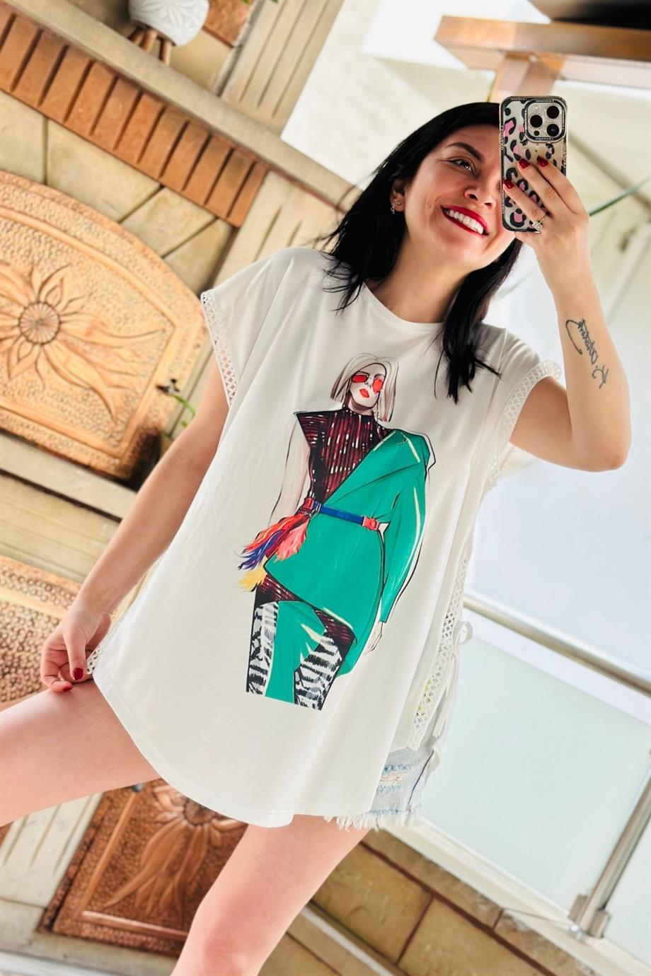 Bisiklet Yaka Kol Ve Yan File Detay Yırtmaçlı Kadın Baskılı Tshirt ZÜMRÜT YEŞİL