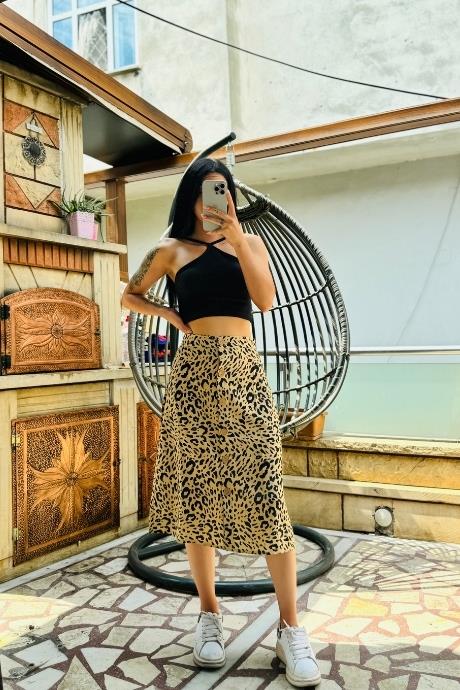 Desenli Viskon Kumaş Düğme Detaylı Etek Leopar