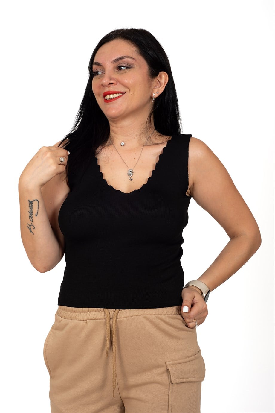 Siyah Geniş Askılı Ön Arka V Merdiven Yaka Triko Crop Bluz