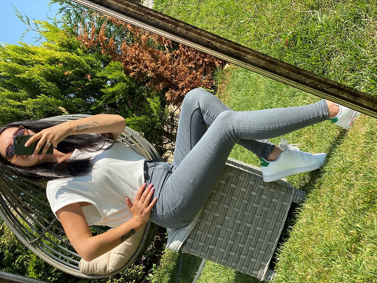 Basic Kolları Katlama Detaylı T-shirt