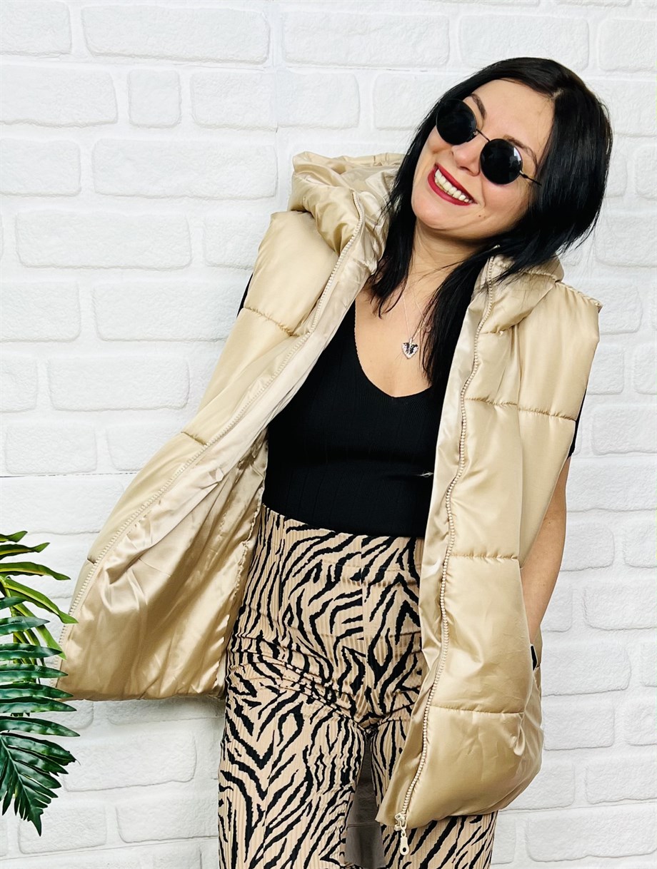 Bej Kapüşonlu Cepli Oversize Şişme Yelek