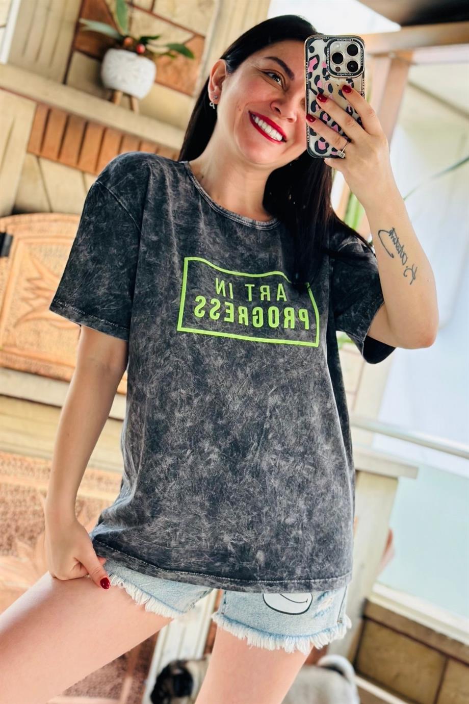 Bisiklet Yaka Neon Yazı Baskılı Tshirt Antrasit