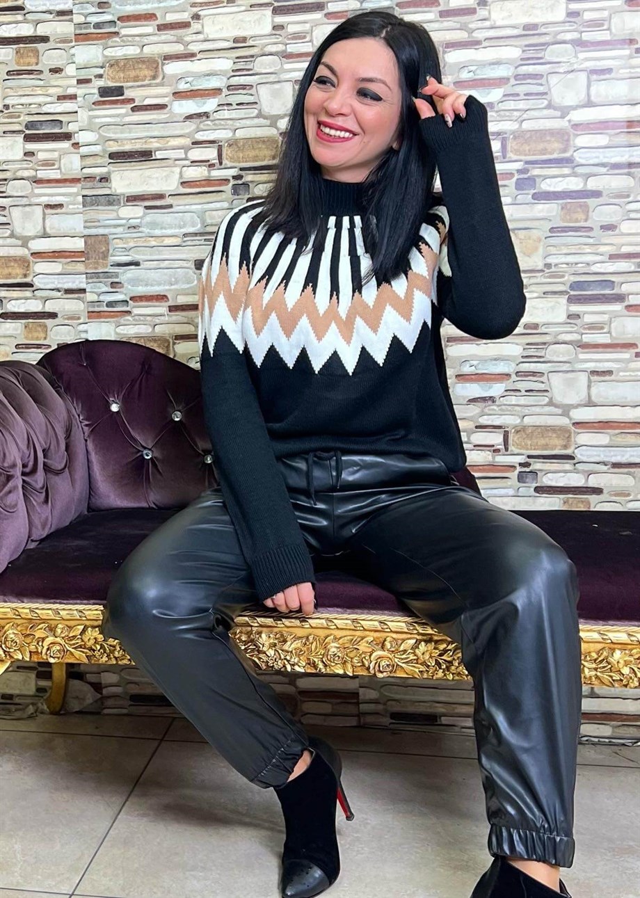 Dik Yaka Zikzak Desenli Triko Kazak