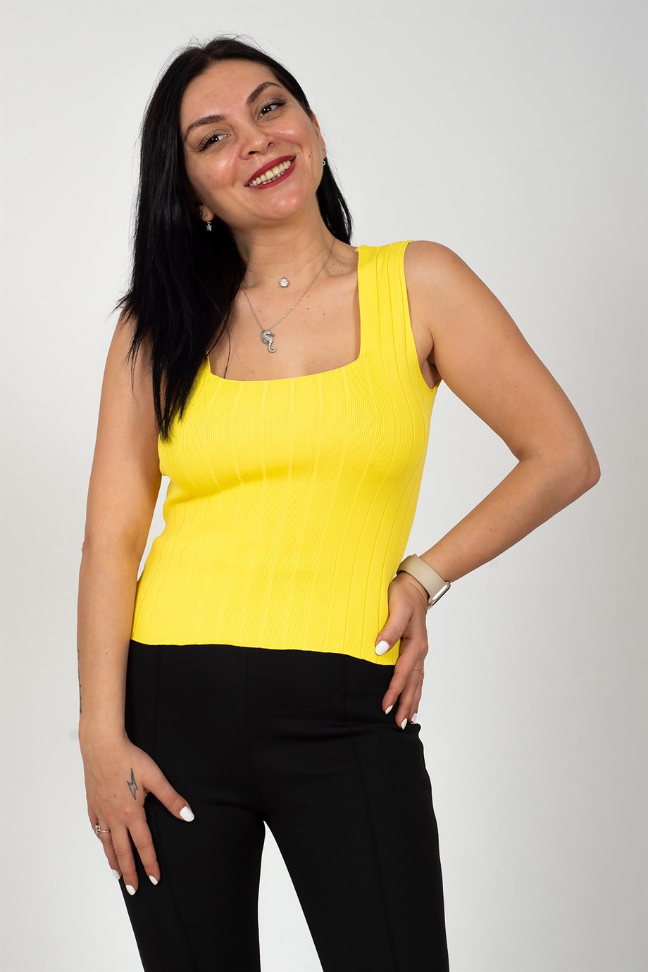 Sarı Kalın Askılı Kare Yaka Fitilli Triko Crop Bluz