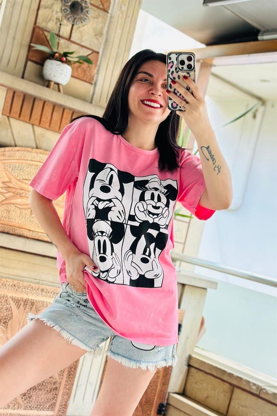 Bisiklet Yaka Çizgi Karakter Baskılı Tshirt PEMBE