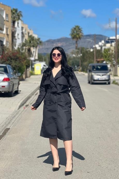 Önü Düğmeli Yanları Cepli  Trençkot