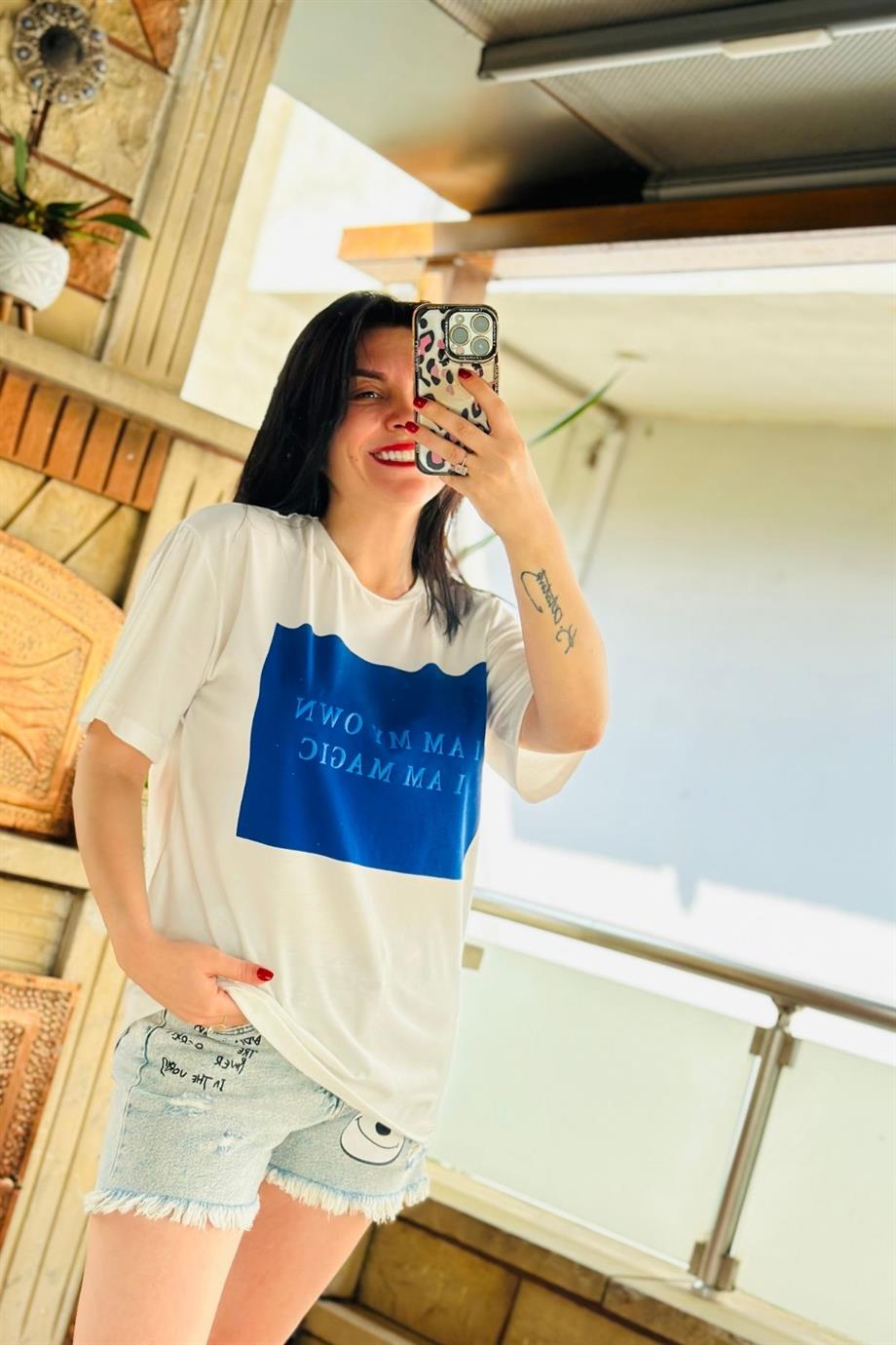 Bisiklet Yaka Kare Yazı Baskılı Tshirt SAKS