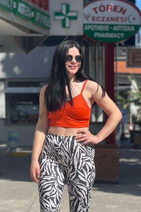 İnce Askılı Dikiş detaylı Crop Bluz