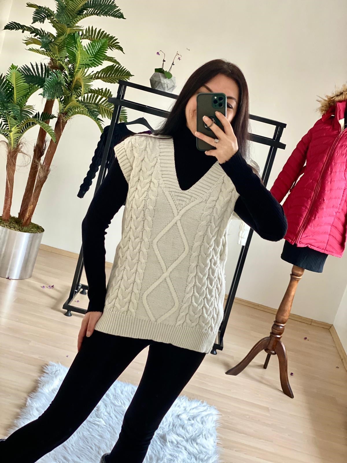 Ekru Örme Detaylı Süveter