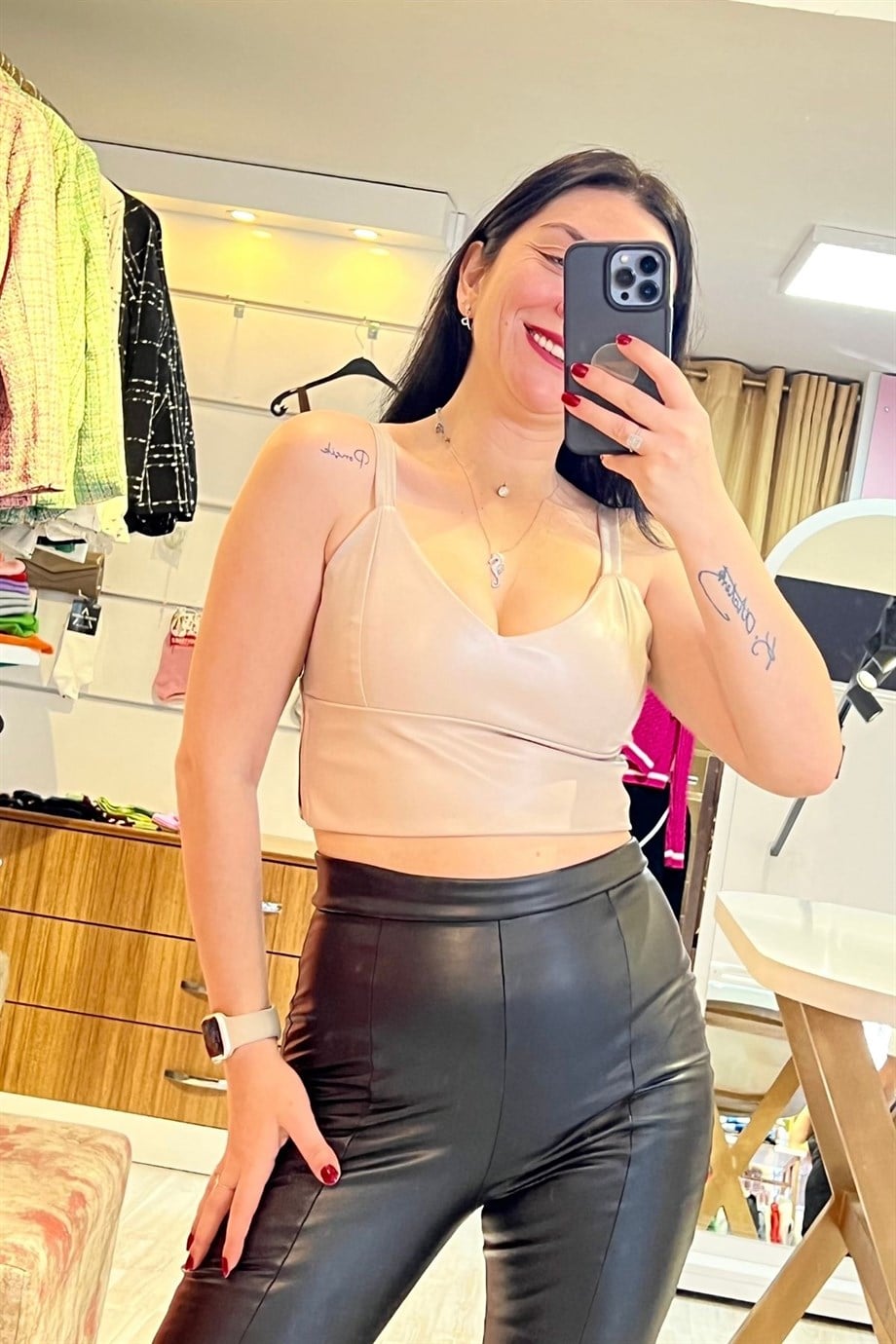 Bej Askılı V Yaka Yan Fermuar Detaylı Deri Crop Büstiyer