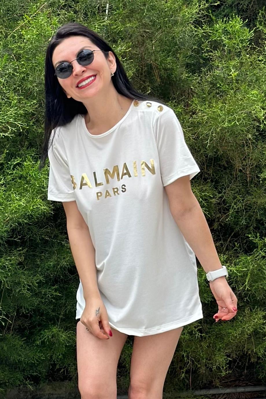 Bisiklet Yaka Omuz Düğme Detay Gold Yazı Baskılı Tshirt EKRU