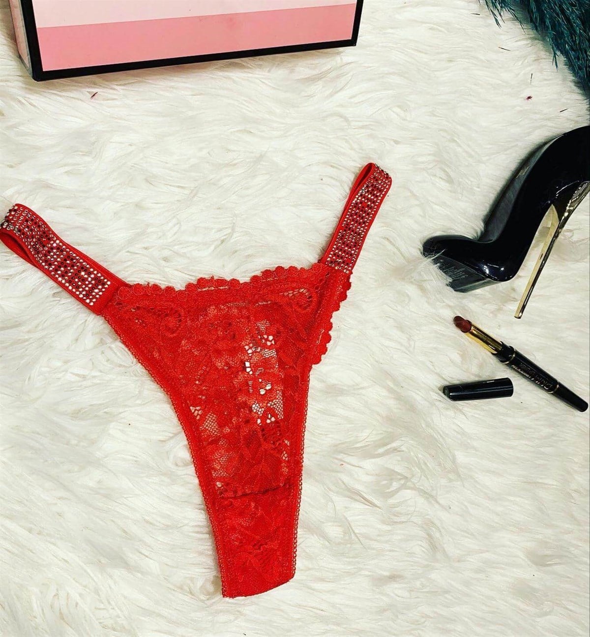 Kırmızı Taş Detaylı Brezilya Model String Tanga