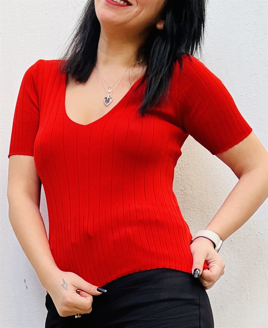 Kırmızı V Yaka Dokolteli Fitilli Crop Triko Bluz