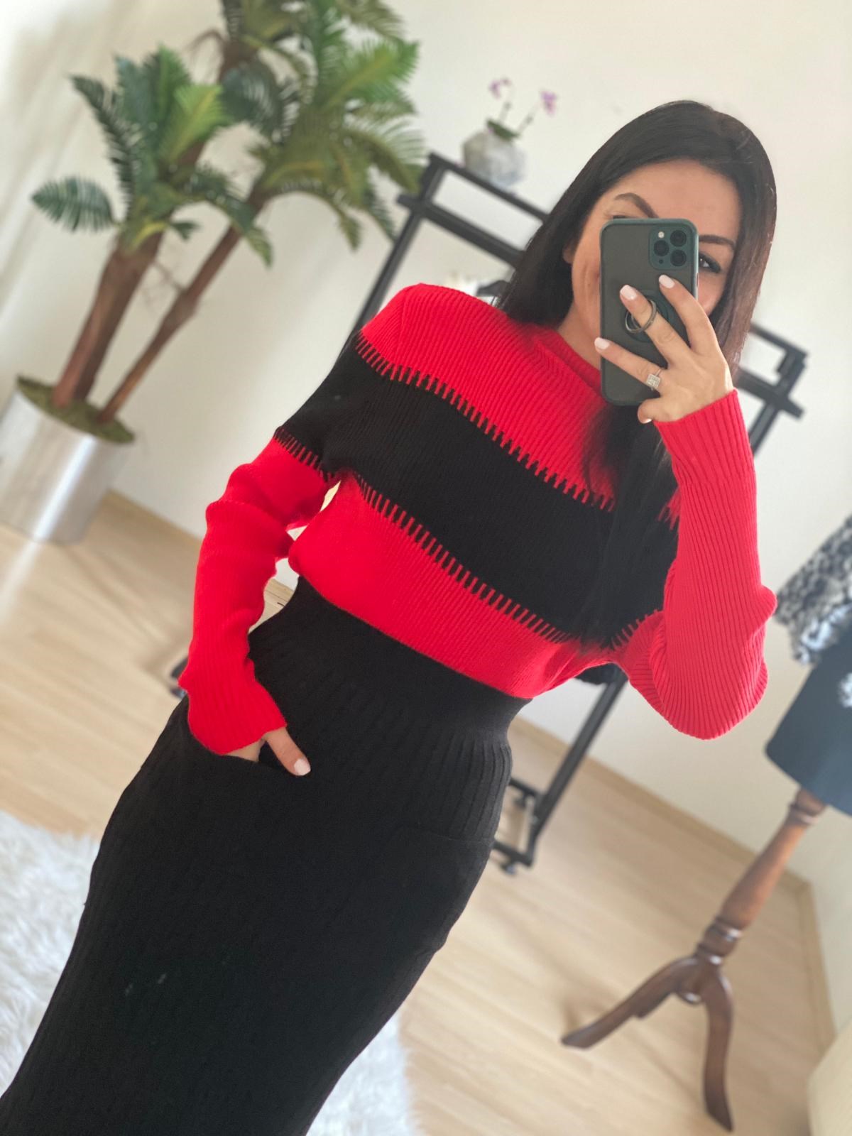 Kırmızı Yarım Balıkçı Yaka Midiboy 2 Renk Cep Detaylı Etek Kazak Takım