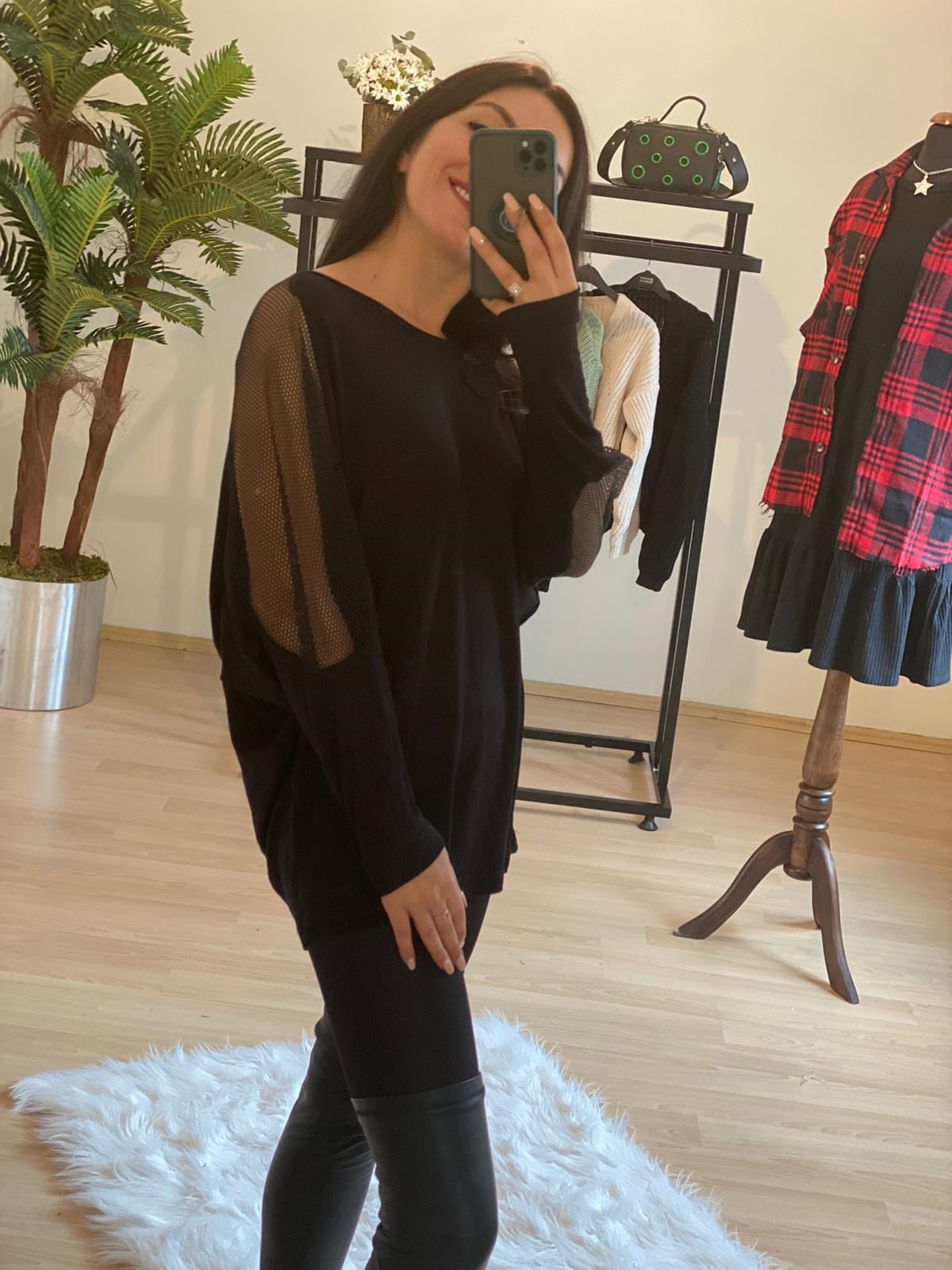 Kolları Fileli Siyah Triko Bluz