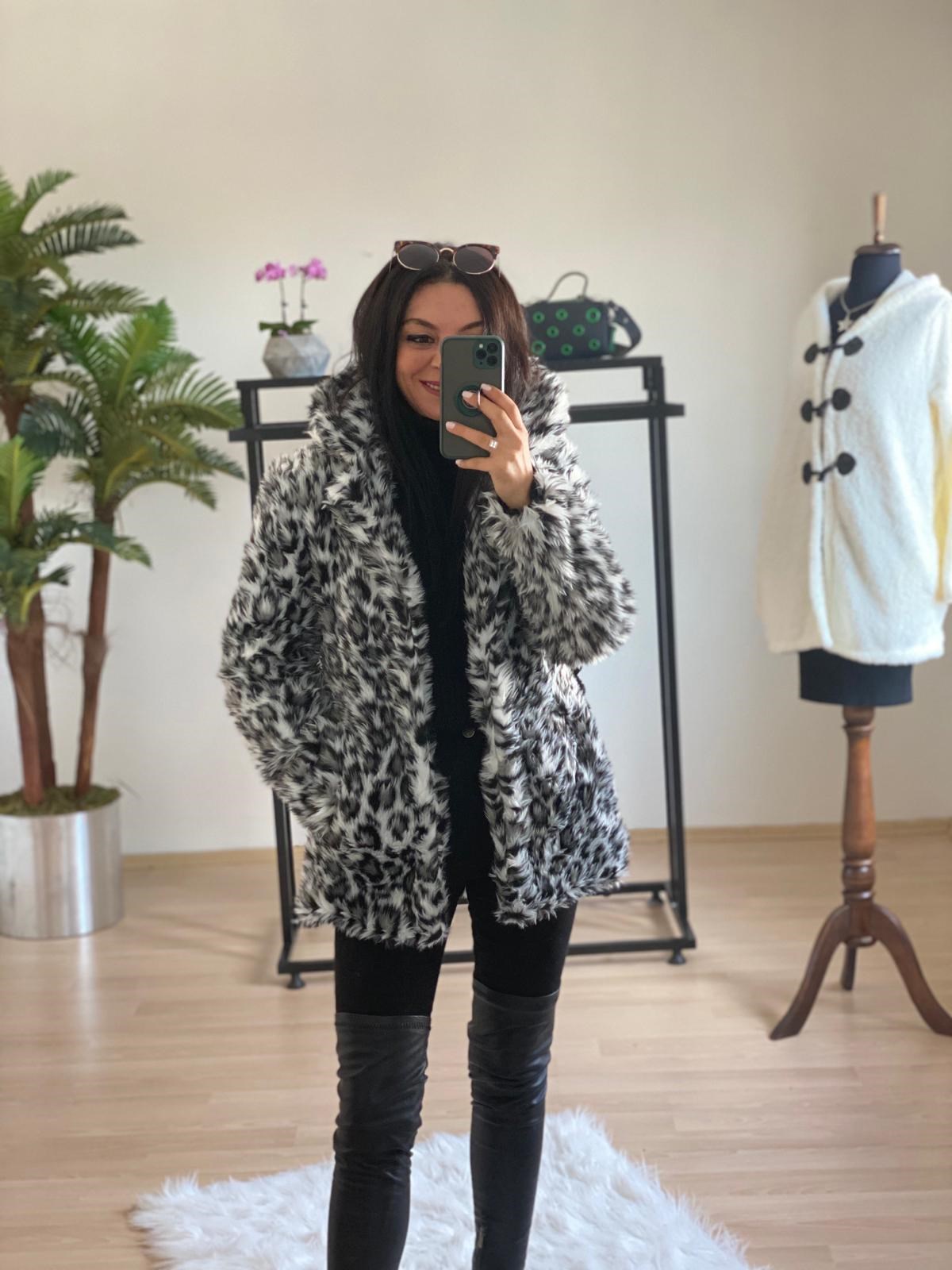 Leopar Desen Kapşonlu Kürk