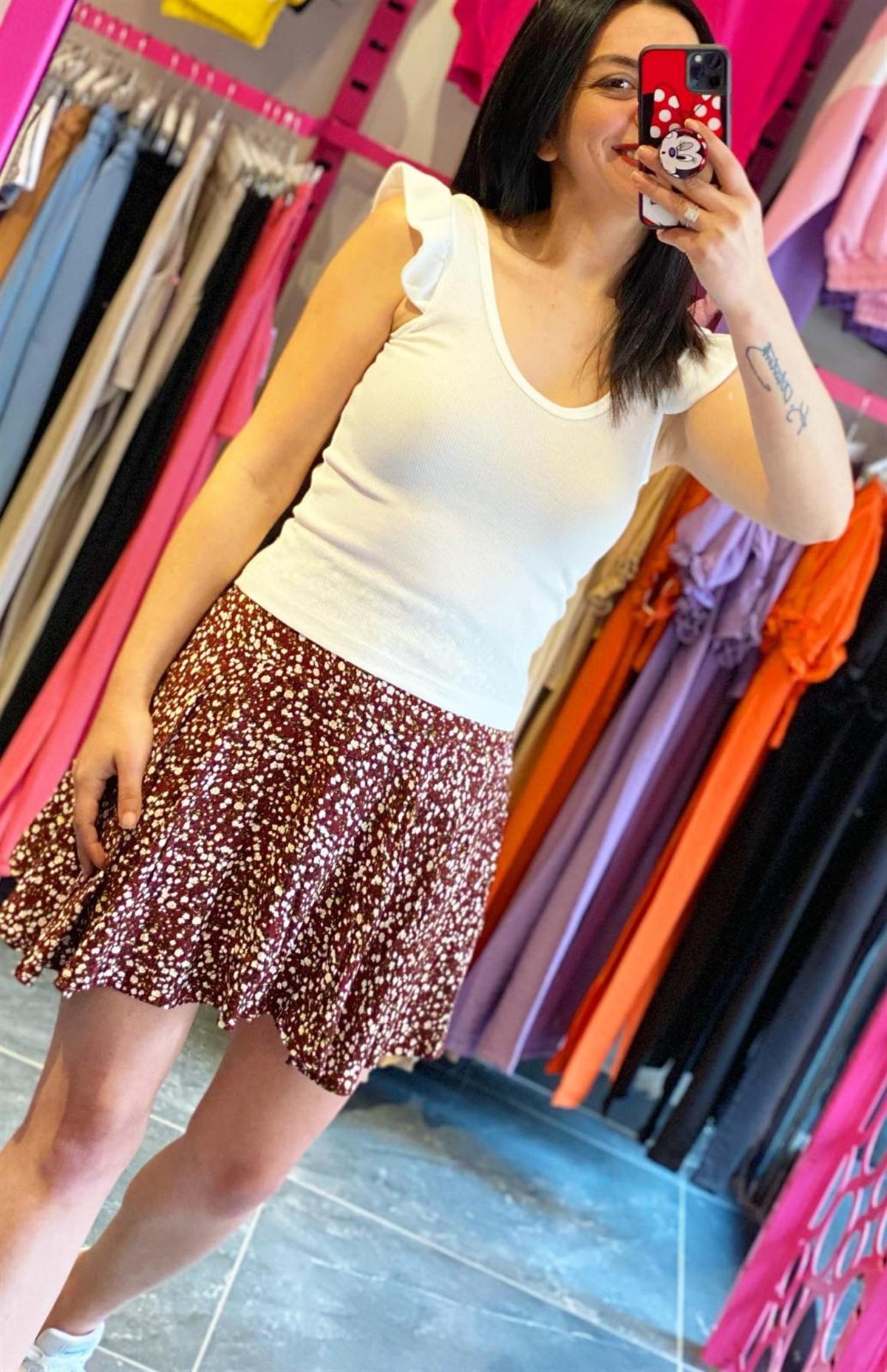 Omuz Fırfır Detaylı Beyaz Crop Top