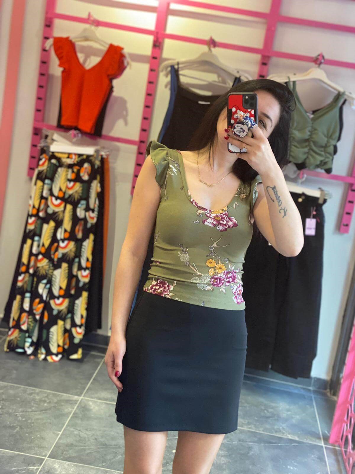 Omuz Fırfır Detaylı Çiçek Desenli Crop Top