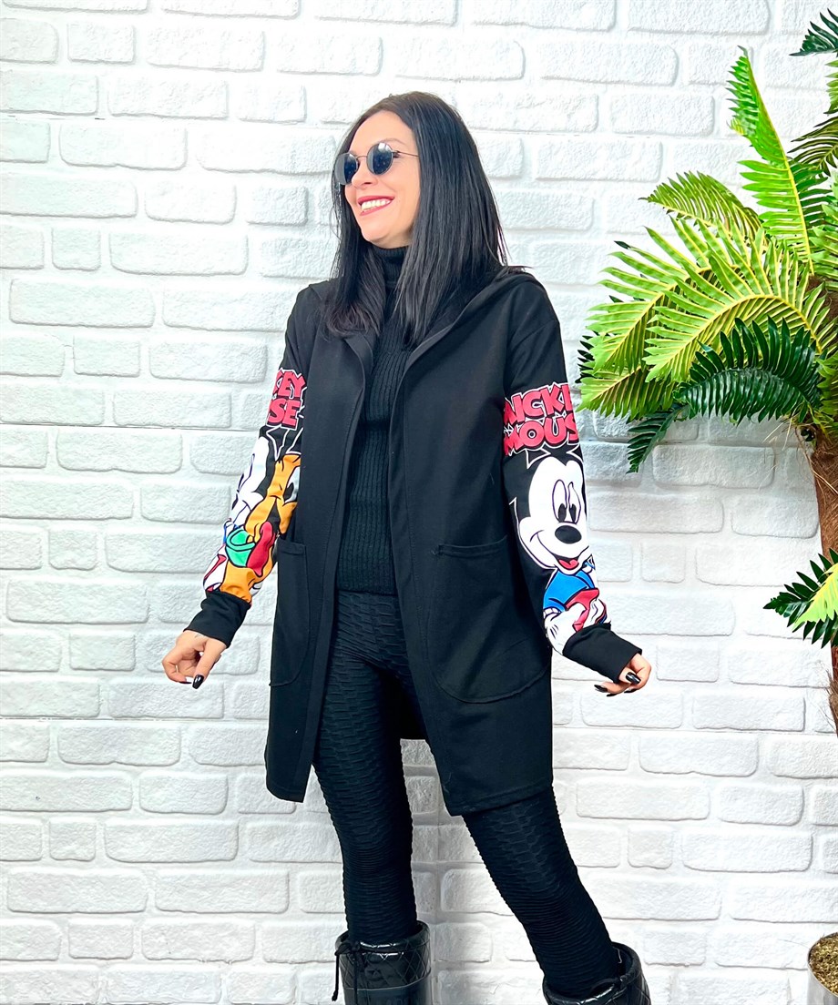 Siyah Kapüşonlu Arkası ve Kolu Çizgi Karekter Baskılı Kimono