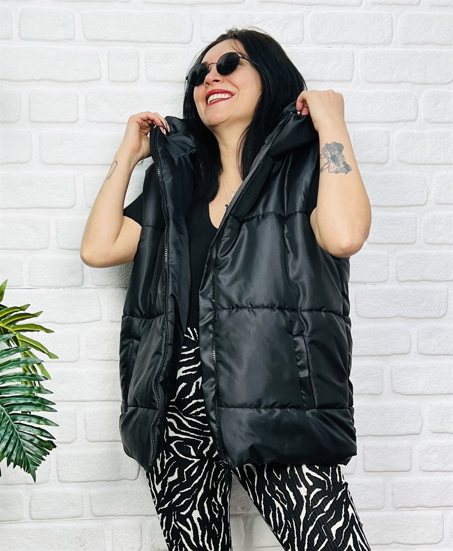 Siyah Kapüşonlu Cepli Oversize Şişme Yelek