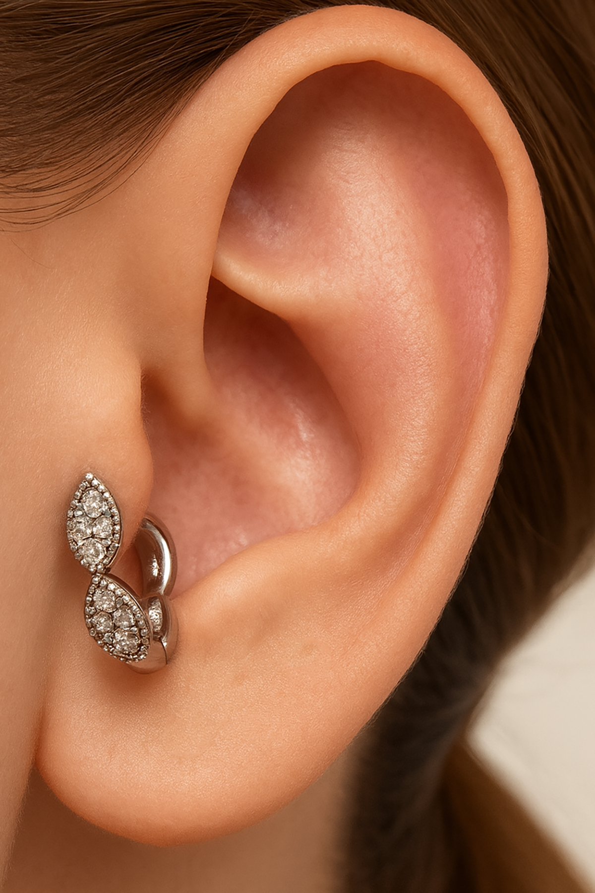 Gümüş Renk Taş Detaylı Halka Tragus/Kıkırdak Küpe/Piercing (Tek)