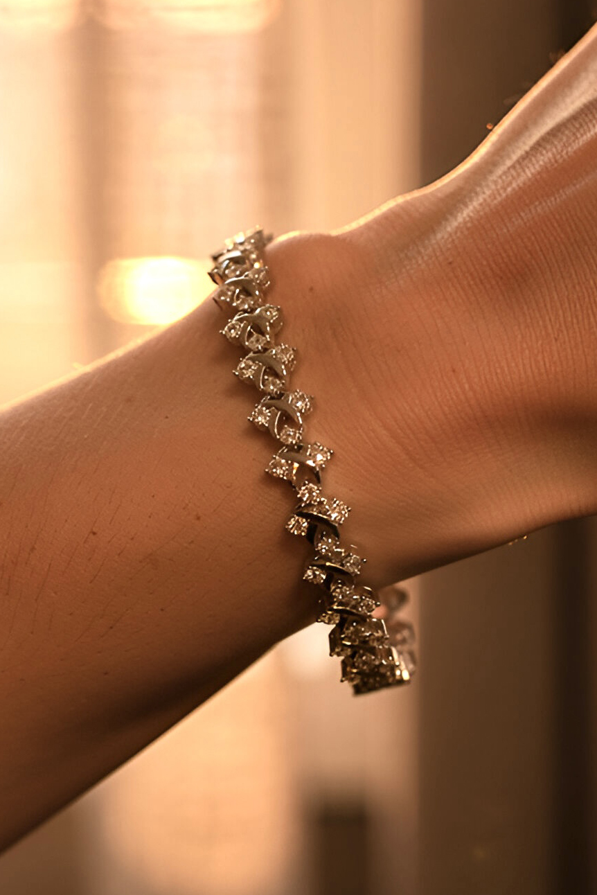 Gümüş Renk Taş Detaylı 14K Altın Kaplama CM Zincir Bileklik