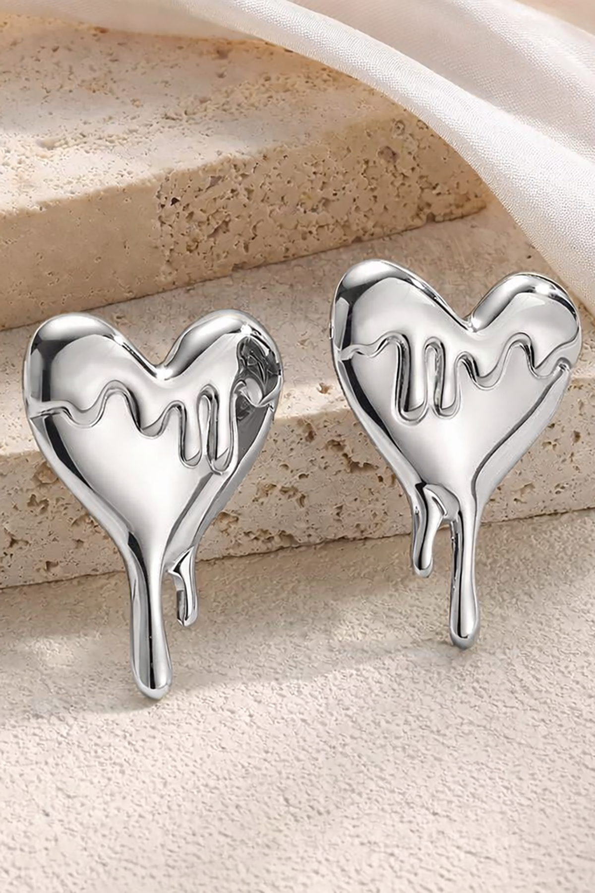 Gümüş Renk Kalp Figürlü Çelik Küpe (Çift)