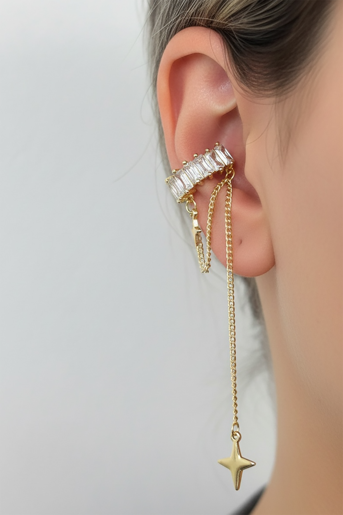 Altın Renk Taş Detaylı Sallantılı 14K Altın Kaplama TX Ear Cuff (Tek)