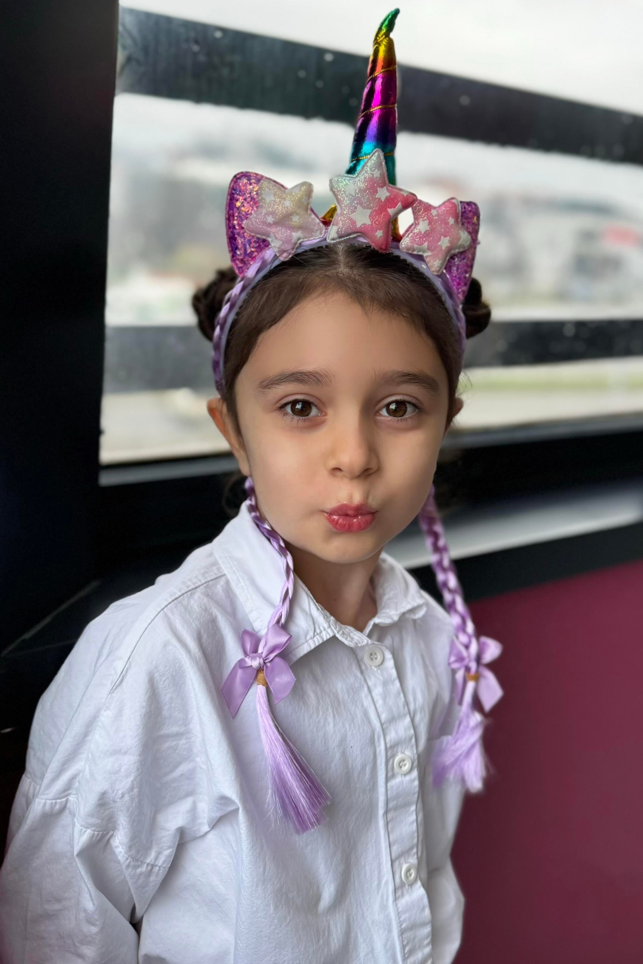12li Karışık Renk Örgü Detaylı Unicorn Taç