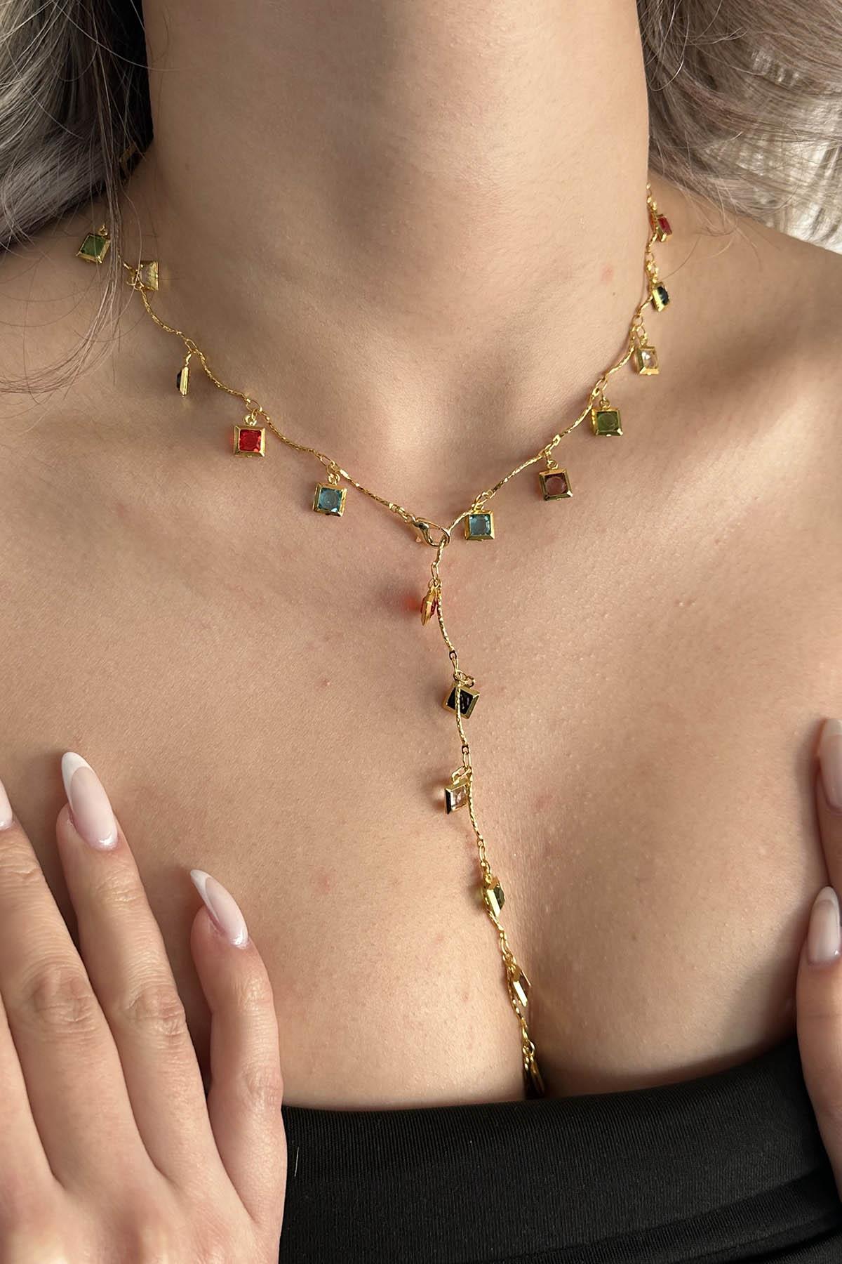 Altın Renk Taş Detaylı Çelik Y Kolye