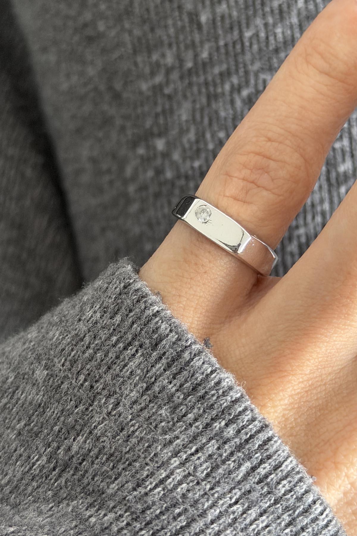 Gümüş Renk Serçe Parmak Yüzük (Ayarlanabilir)