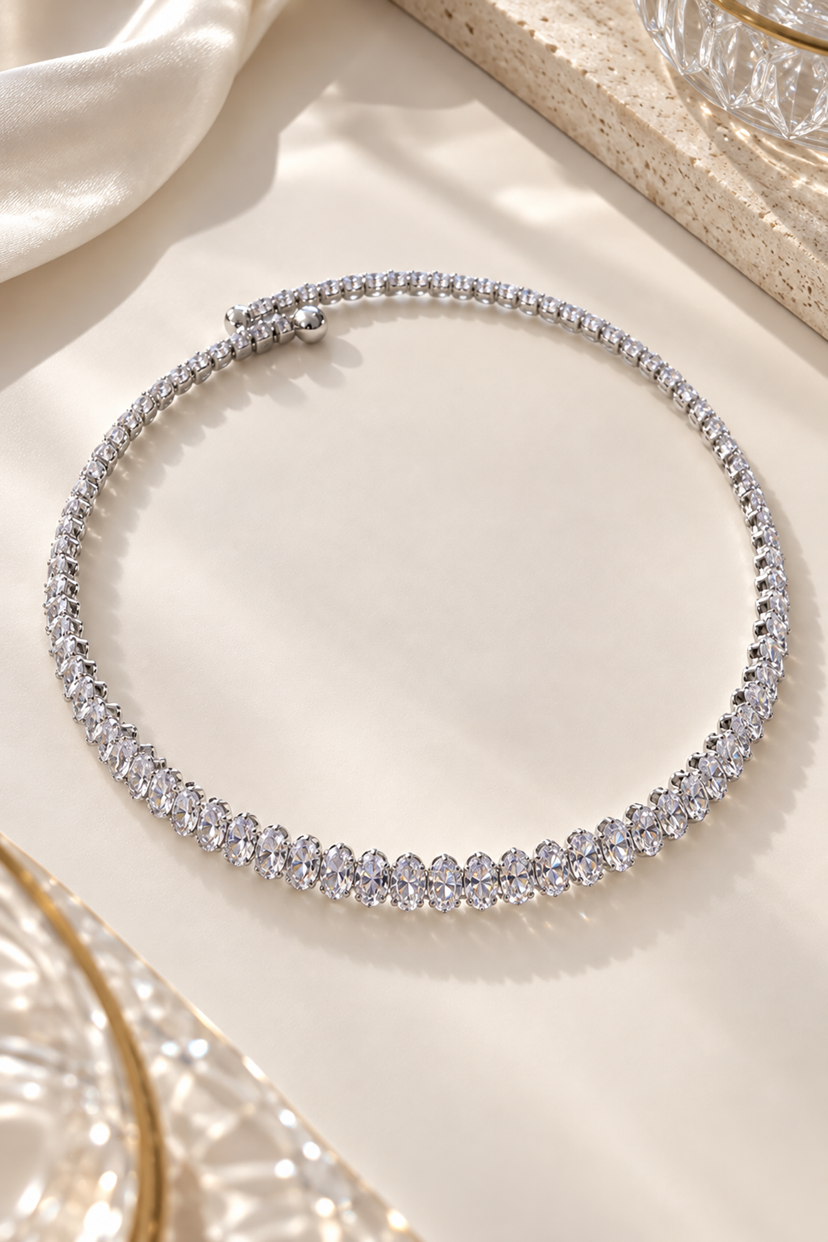 Gümüş Renk Taşlı Choker Kolye