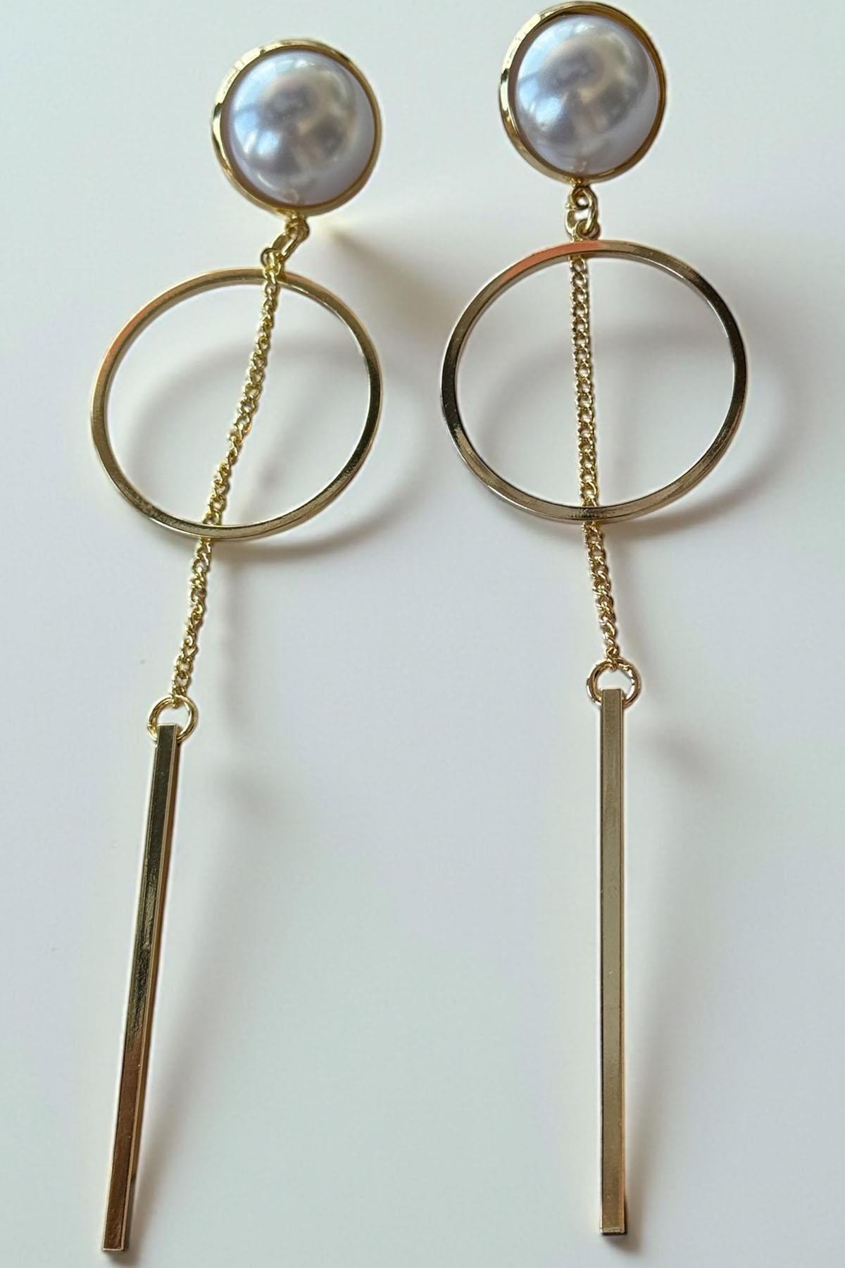 Altın Renk İnci Detaylı Sallantılı Küpe (Çift)