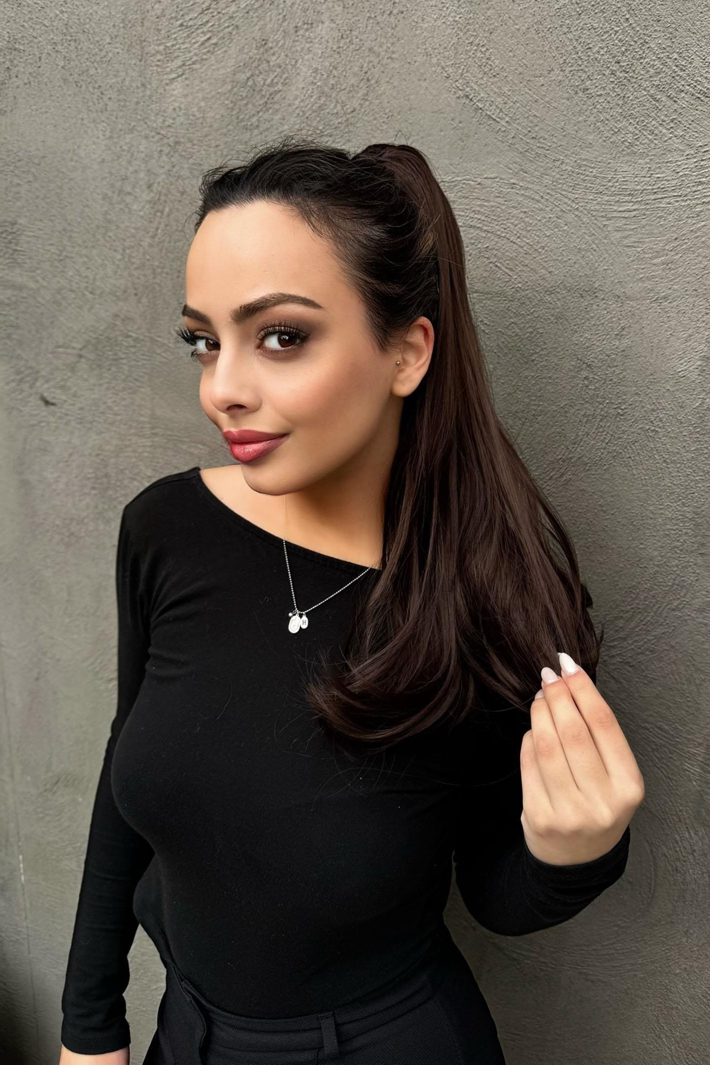 Kahverengi Mandal Tokalı Dalgalı At Kuyruğu Saç (Duygu)