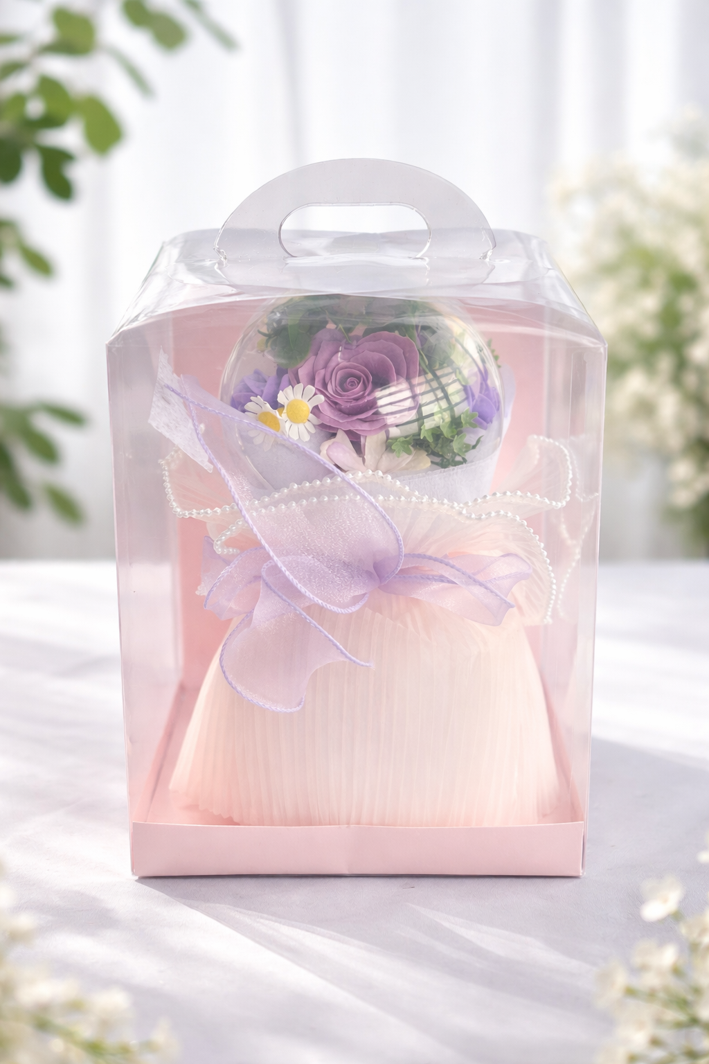 Lila Renk Çiçek Aranjman Küresi