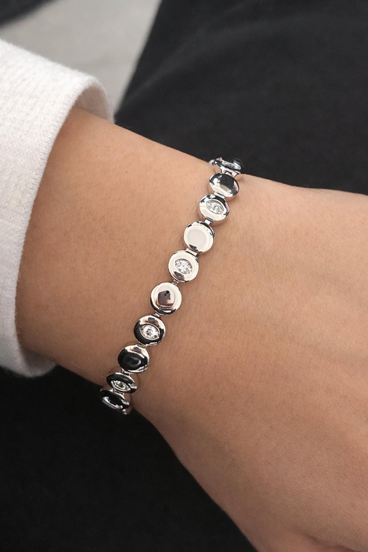 Gümüş Renk Taş Detaylı Çelik Xupıng VİP Bileklik