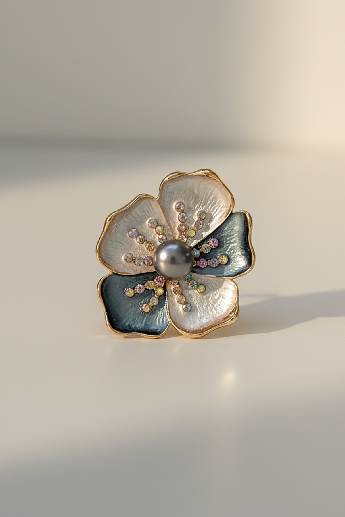 Karışık Renk Çiçek Figürlü Taşlı Broş  