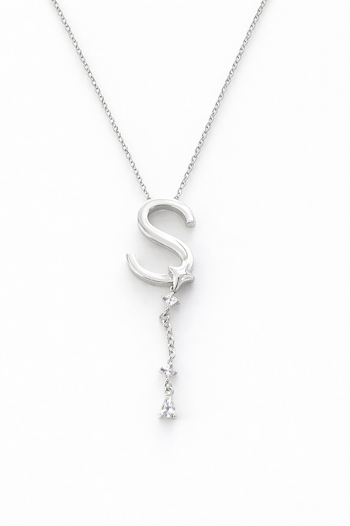 Gümüş Renk S Harfli Taş Detaylı Çelik Kolye