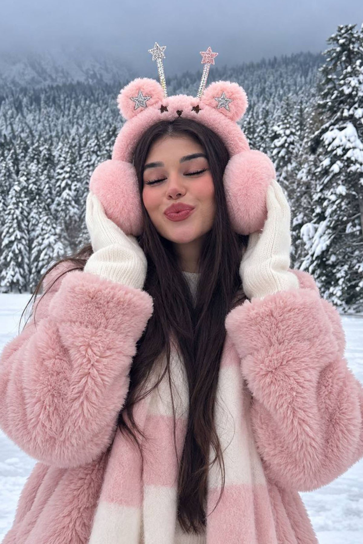 Pembe Renk Ayıcık Figürlü Yıldız Detaylı  Peluş Kulaklık
