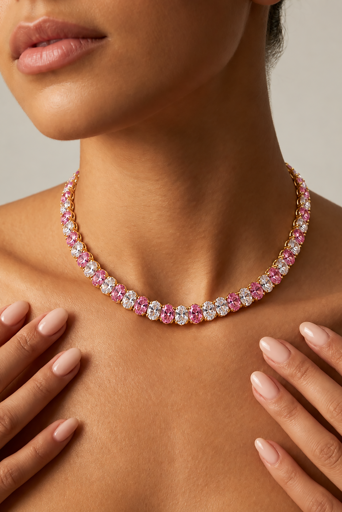 Altın Renk Taşlı Choker Kolye