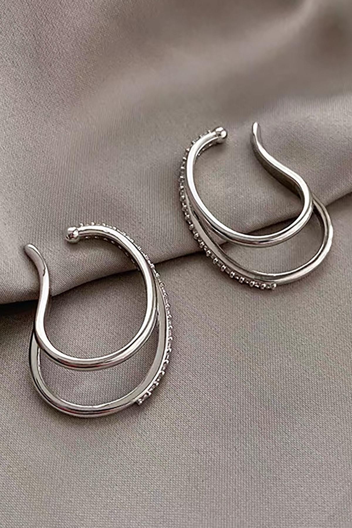 Gümüş Renk Taş Detaylı 14K Altın Kaplama TX Ear Cuff (Tek)