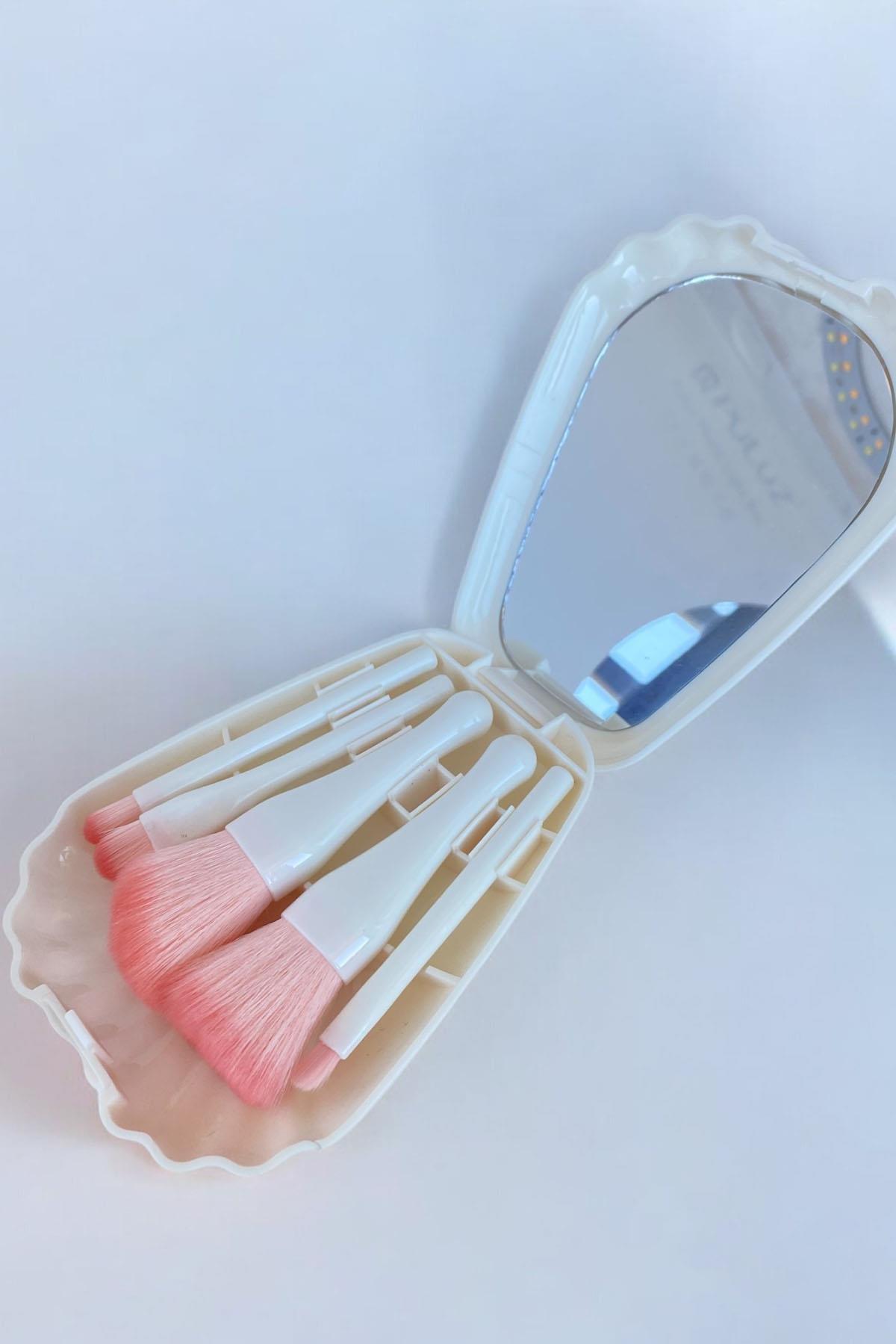 Beyaz Renk Deniz Kabuğu Figürlü Makyaj Fırçası/ Ayna Set