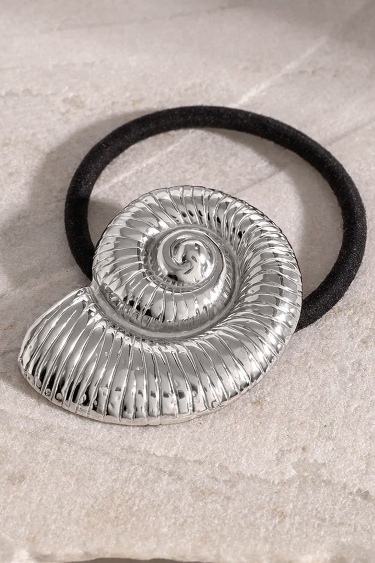 Gümüş Renk Deniz Kabuğu Detaylı Metal Lastik Toka