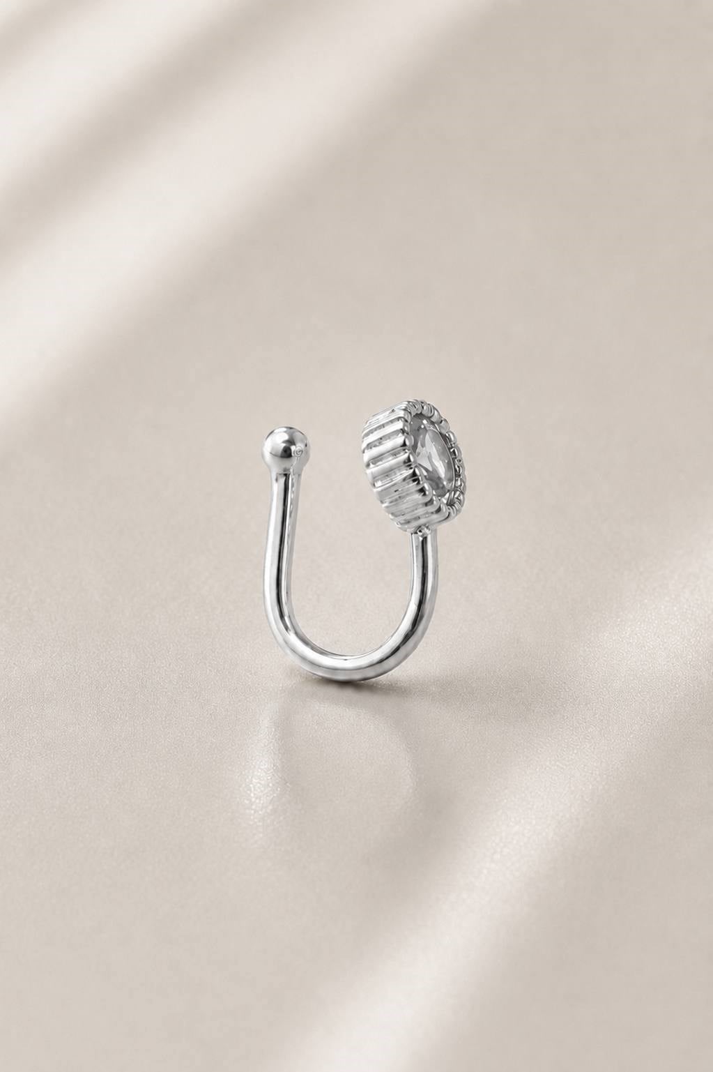 Gümüş Renk Taş Detaylı Cerrahi Çelik Deliksiz Kulak/Burun Piercing 