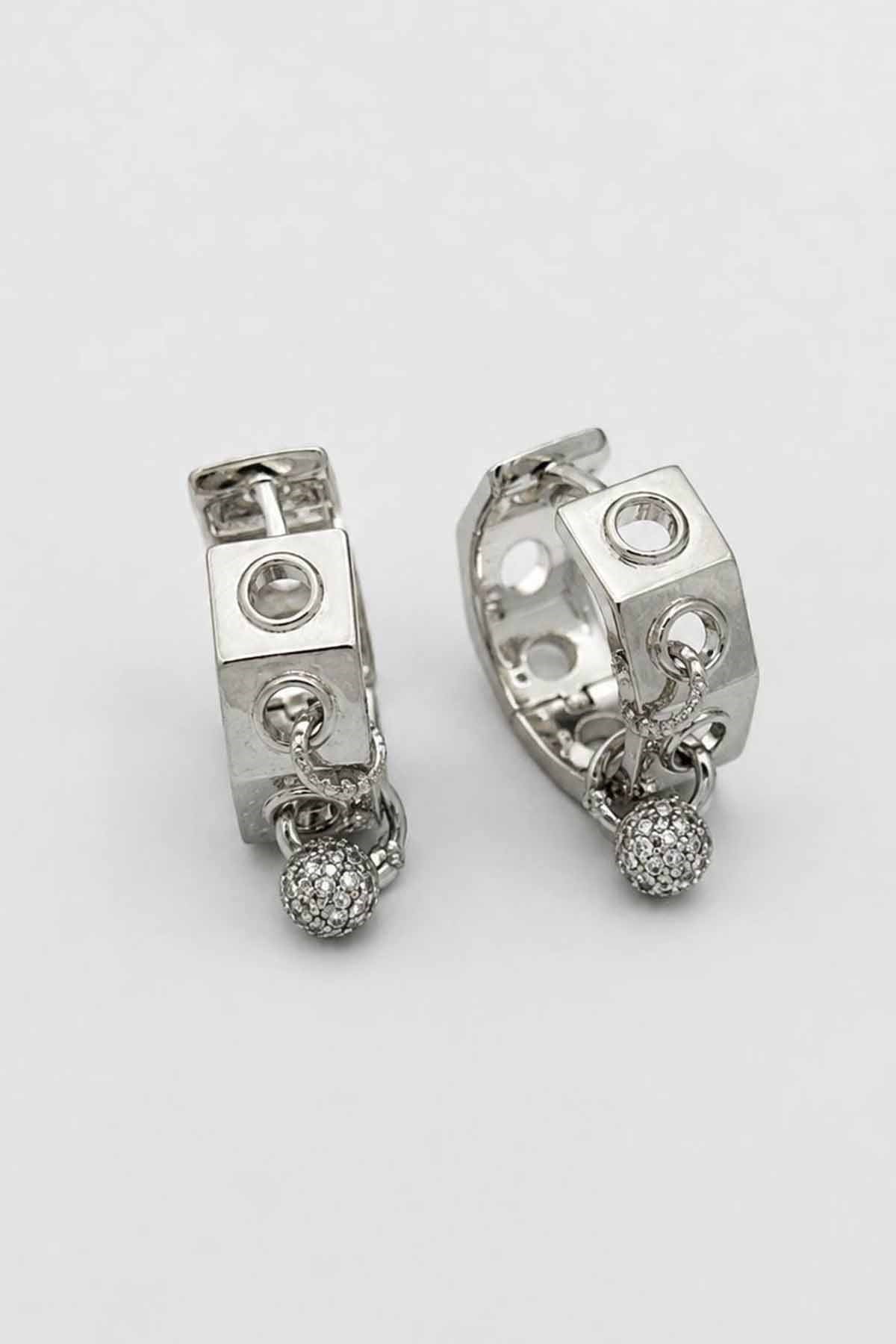 Gümüş Renk Charm Detaylı TX Halka Küpe (Çift)  